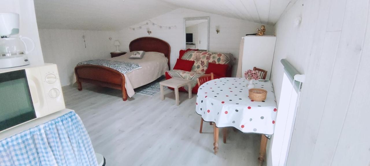 Studio Propre Et Cosy Le Mesnil-en-Vallee Ngoại thất bức ảnh