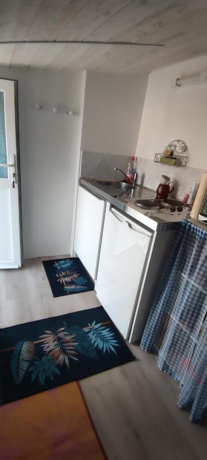 Studio Propre Et Cosy Le Mesnil-en-Vallee Ngoại thất bức ảnh